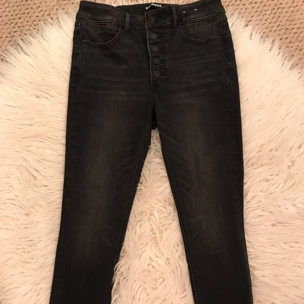 HIGH RISE DISTRESSED BLACK JEANS BRAND NEW